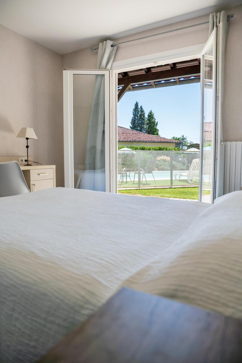 Le Relais Des Tuileries Hotel Sereilhac Kültér fotó