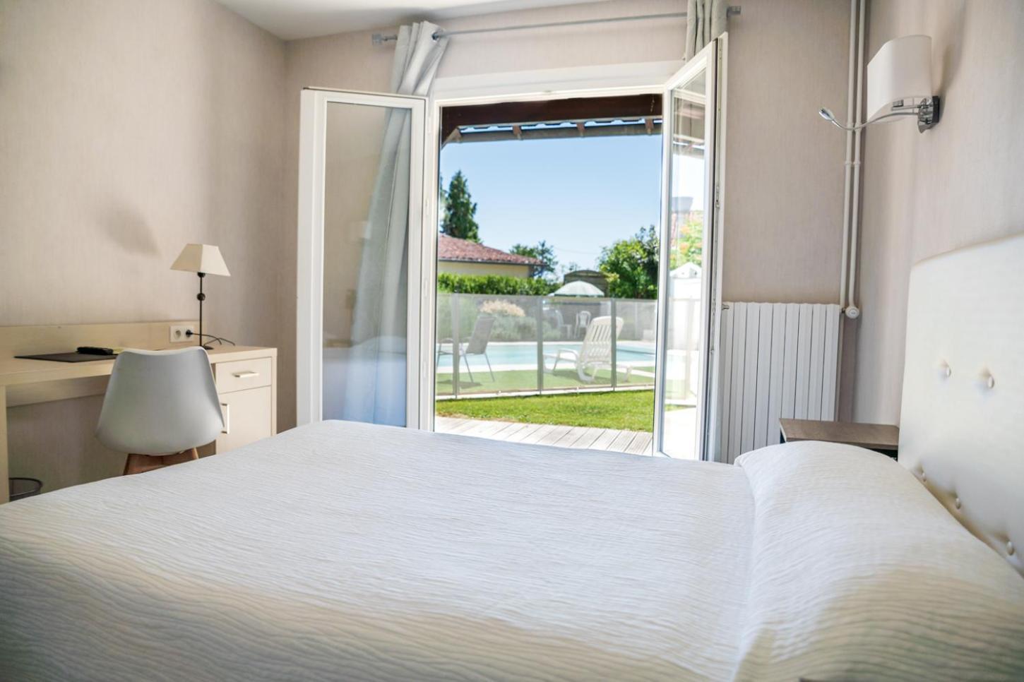 Le Relais Des Tuileries Hotel Sereilhac Kültér fotó